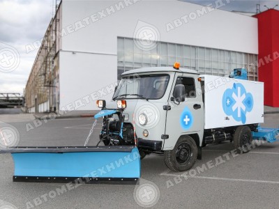 Ледозаливочная, льдоуборочная самоходная машина на шасси УАЗ-330365